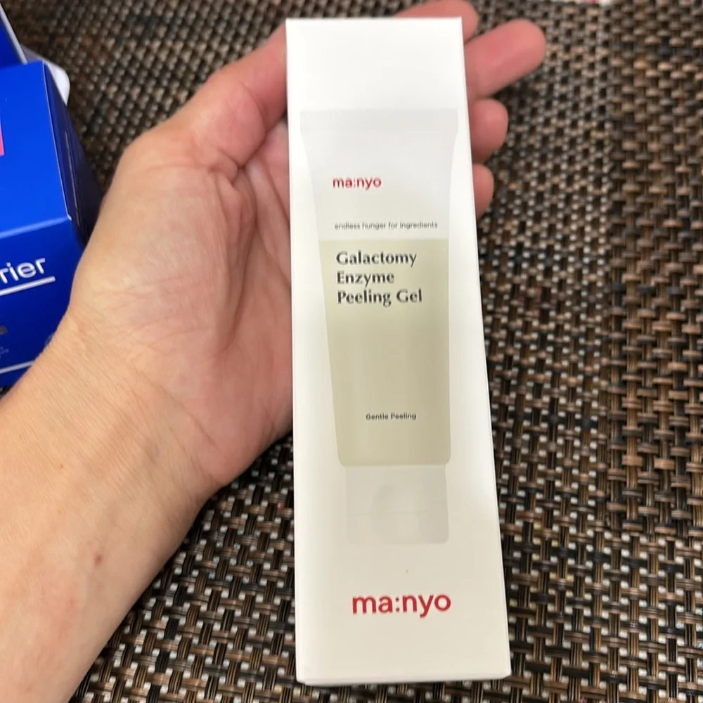 Real barrier Extreme Cream&Panthenol Toner Pad+ ma:nyo peeling gel - Picture 8 of 10